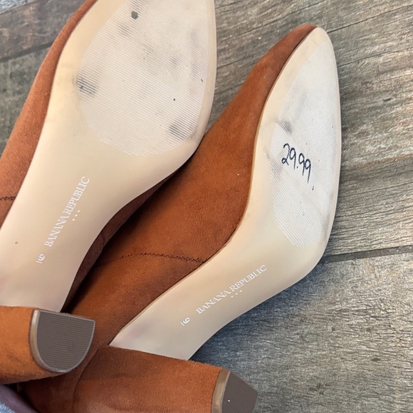 NWT Banana Republic Vegan Suede Slouchy Boots - Picture 6 of 6